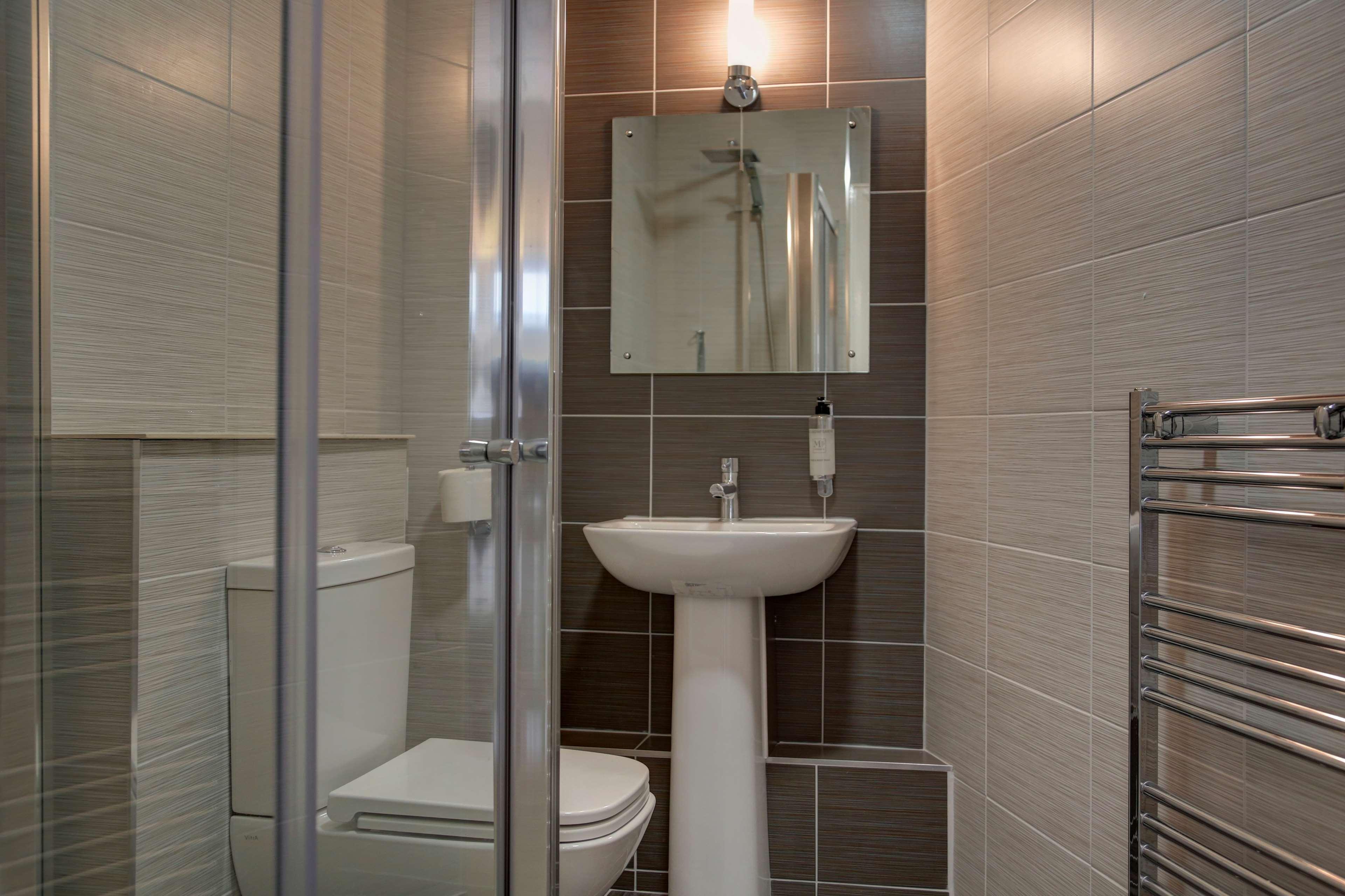 Отель Western New Kent 3*